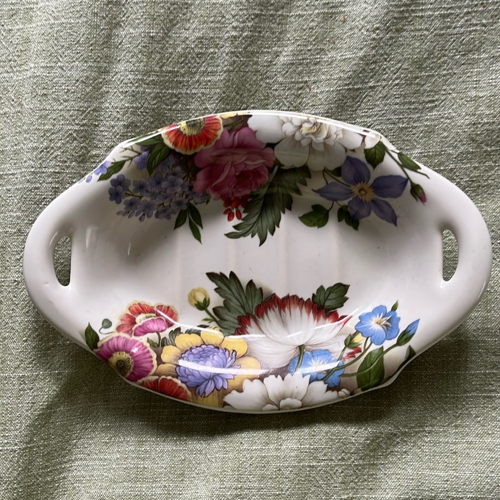 Vintage Crownford Giftware England Floral soap dish new